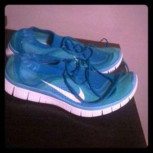 Nike Free runs brand new size 7.5